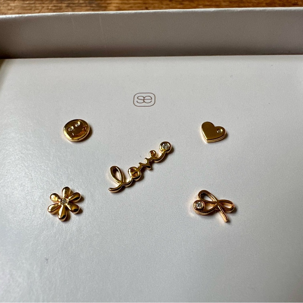 Sydney Evans 14K Gold and Diamond Mismatching Stud Earrings Love Flower Daisy - Picture 3 of 8